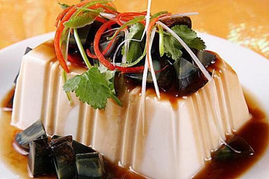 皮蛋伴豆腐