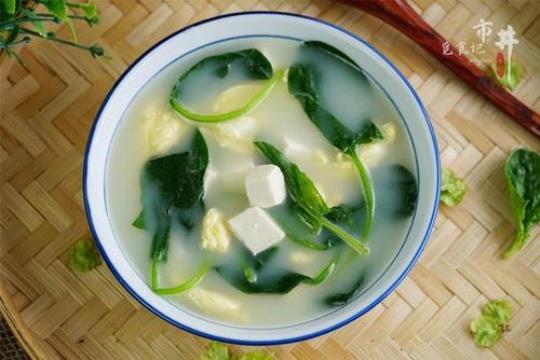 菠菜豆腐汤 菠菜豆腐汤的做法视频
