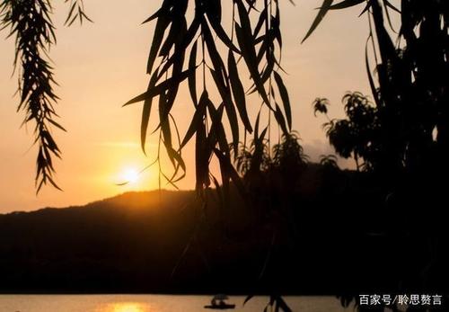 关于形容雨天黄昏句子唯美短句大全 关于形容雨天的诗句