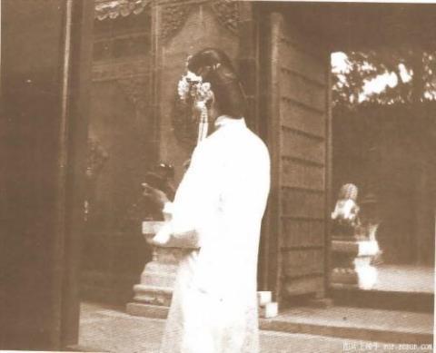 关于形容婉容的诗句合集(实用) 祁继忠怎么形容婉容