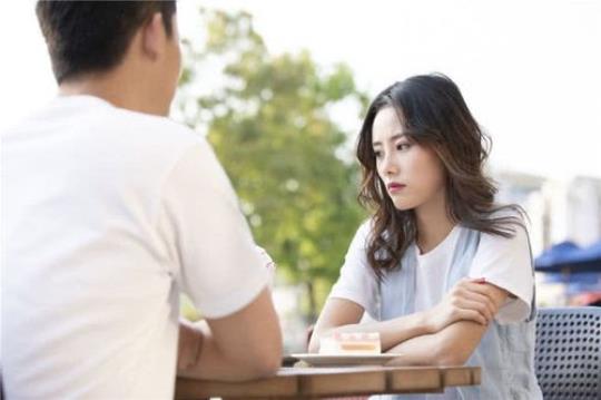 关于老公又和小三联系心情句子大全 老公联系前女友