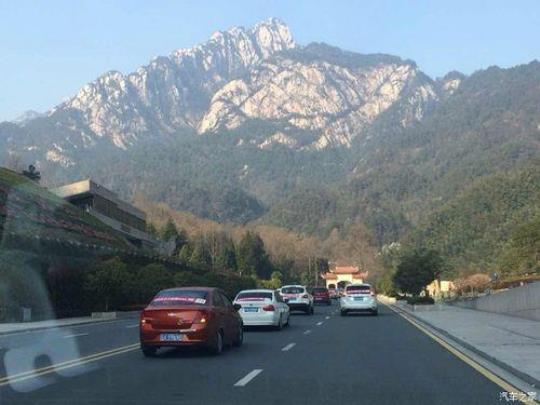 黄山自驾游攻略二日游（玩转黄山，享受旅游的乐趣）