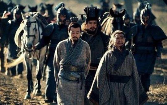 关于形容三国时期蜀国的诗句合集(精选) 形容三国人物的一句话