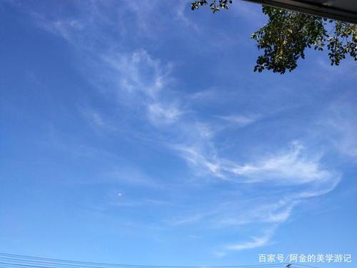关于秋天的天空的诗句合集(实用) 关于秋天天空的诗句