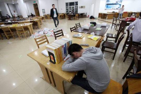 潍坊学院图书馆（了解校园学习资源）