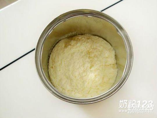 奶粉冲泡有结块正常吗