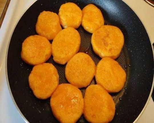 红薯饼用面粉的做法