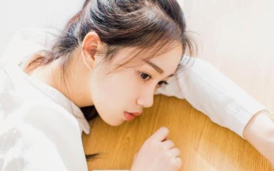 关于形容女人圆润的诗句合集(优选) 关于形容女人的词语