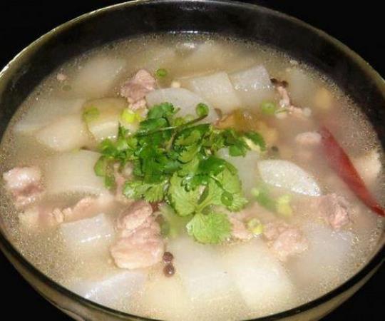 白萝卜炖羊肉汤的做法