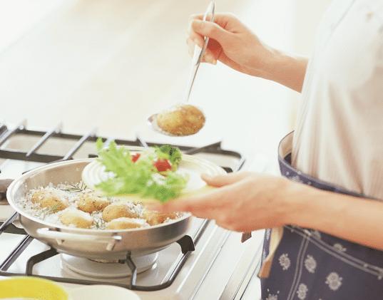 关于妈妈做饭优美的句子大全 关于妈妈做饭的作文600字初中