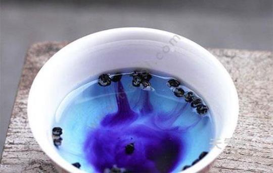黑枸杞泡茶喝的功效