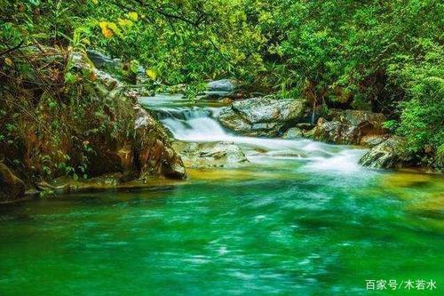 关于形容水清流水的诗句合集(通用) 关于形容流水的词语