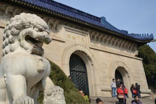 南京有什么好玩滴。。适合四月份去玩的。。