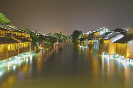 乌镇夜景是什么样子的？
