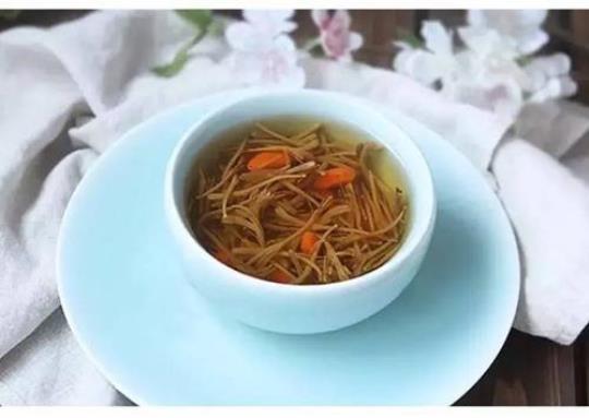 金银花可以和枸杞一起泡水喝吗