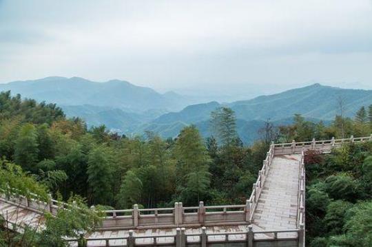 余杭旅游攻略（探索余杭的美食景点和文化）