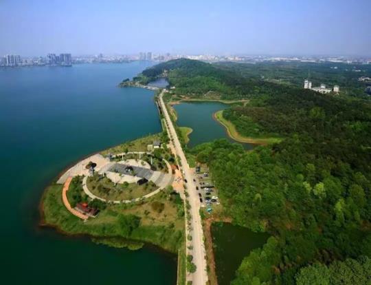 嘉鱼旅游景点？