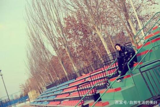 关于漫步在校园里的唯美的句子大全 关于漫步校园的作文