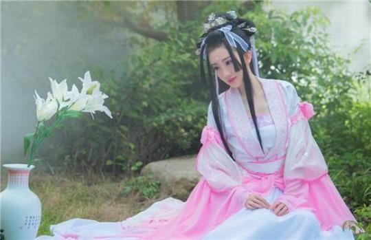 关于古装女子唯美句子大全 关于古装女子的诗句