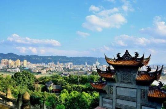 离宜宾最近的旅游景点（探寻宜宾周边的热门景点）