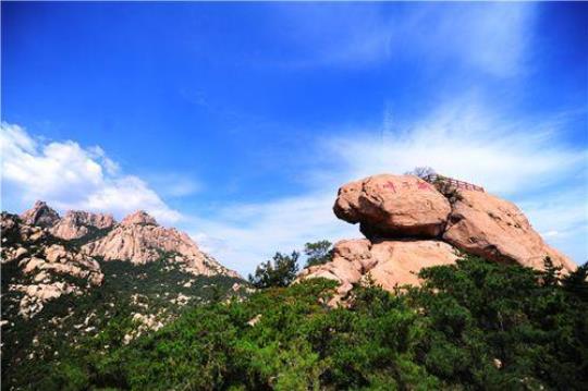 青岛崂山（探秘青岛最美的山峰）