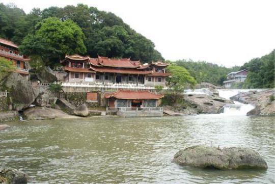 莆田旅游攻略（带你探索莆田的美食景点和文化）
