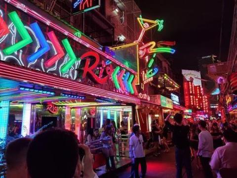 关于形容红灯酒绿的优美句子大全 形容红灯的成语