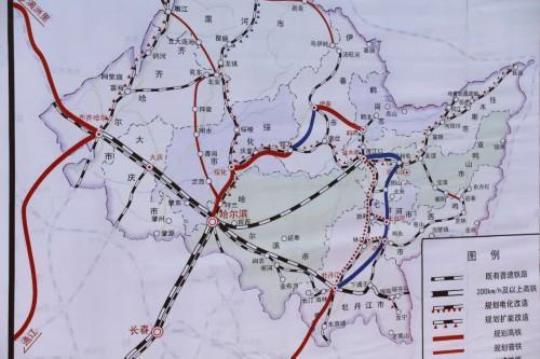 哈尔滨到伊春的交通方式和路线选择