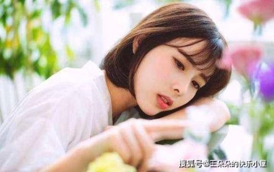 关于形容看到美女心情的句子大全 关于形容看到老师后抱头鼠窜的句子