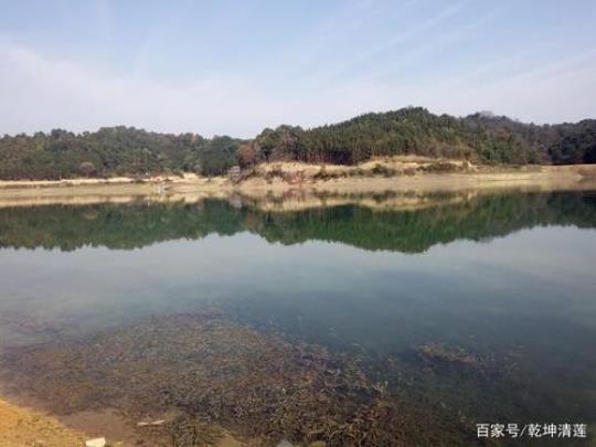 关于比喻河水清澈的句子大全 流动的河水怎么比喻