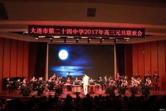 关于描写民乐团的优美句子大全 描写乐团演奏的场景